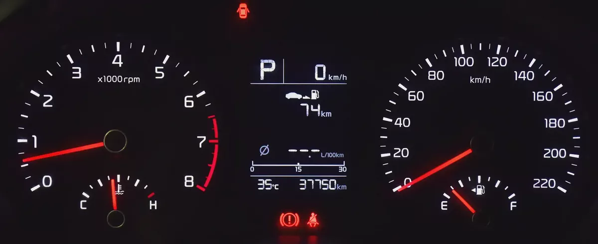 AED 575 EMi at 0% DP | KIA Rio ( 2021 Model ) in Silver Color GCC Specs-12-12