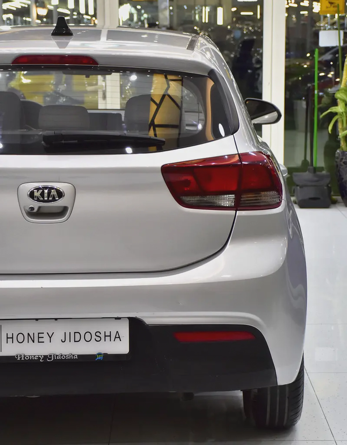AED 575 EMi at 0% DP | KIA Rio ( 2021 Model ) in Silver Color GCC Specs-8-8