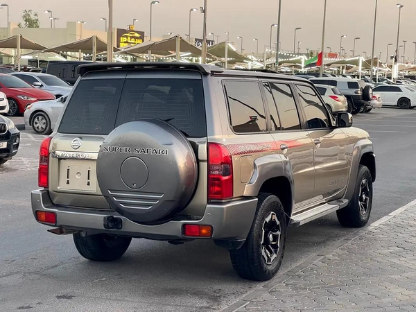 نيسان بترول سوبر سفاري Nissan Patrol Safari Super Safari 2021 - GCC Specs - Pristine Condition