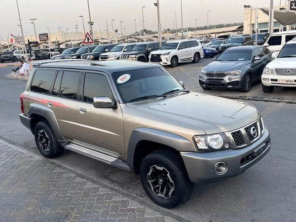 نيسان بترول سوبر سفاري Nissan Patrol Safari Super Safari 2021 - GCC Specs - Pristine Condition