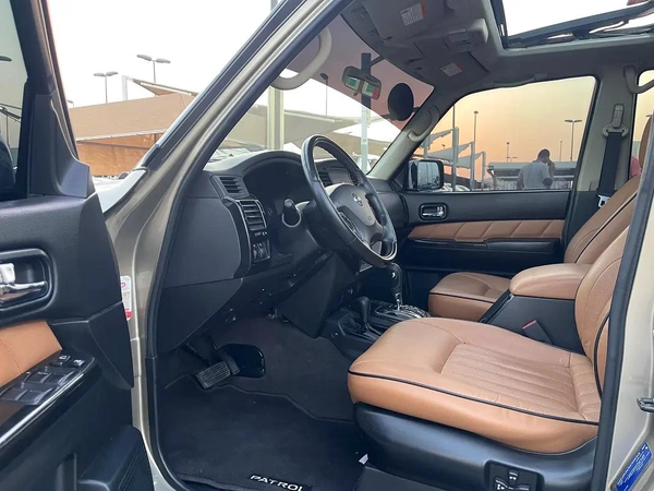نيسان بترول سوبر سفاري Nissan Patrol Safari Super Safari 2021 - GCC Specs - Pristine Condition