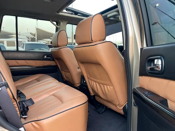 نيسان بترول سوبر سفاري Nissan Patrol Safari Super Safari 2021 - GCC Specs - Pristine Condition