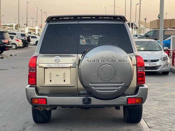 نيسان بترول سوبر سفاري Nissan Patrol Safari Super Safari 2021 - GCC Specs - Pristine Condition