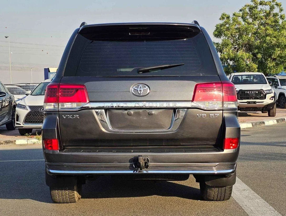 Toyota Land Cruiser VXR 5.7/ 20 SHAPE / FULL OPTION/ EXPORT ONLY / LOT # 72540-3-0