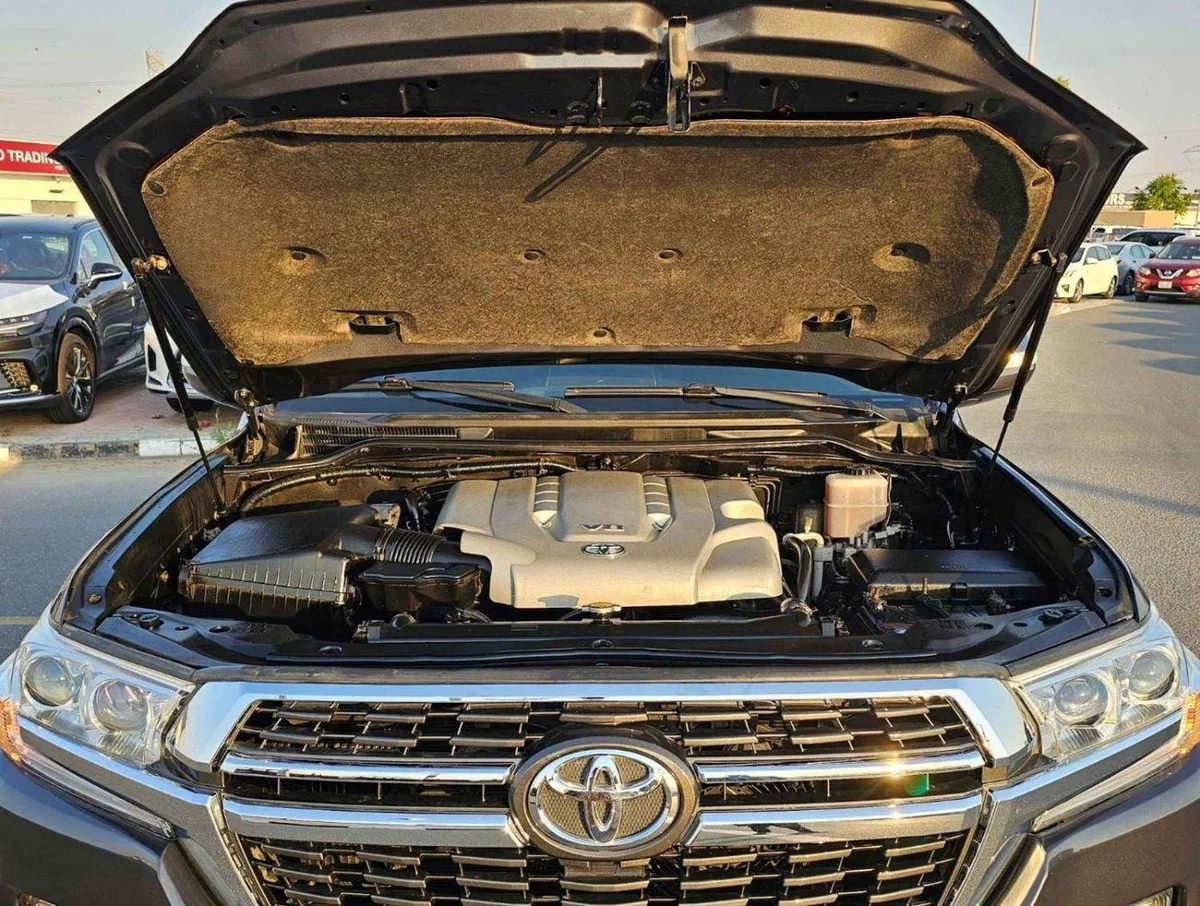 Toyota Land Cruiser VXR 5.7/ 20 SHAPE / FULL OPTION/ EXPORT ONLY / LOT # 72540-5-0