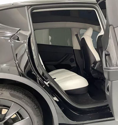 Tesla Model Y LONG RANGE AWD GCC SPECIFICATION -TESLA CENTRE DUBAI-14