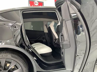 Tesla Model Y LONG RANGE AWD GCC SPECIFICATION -TESLA CENTRE DUBAI-15