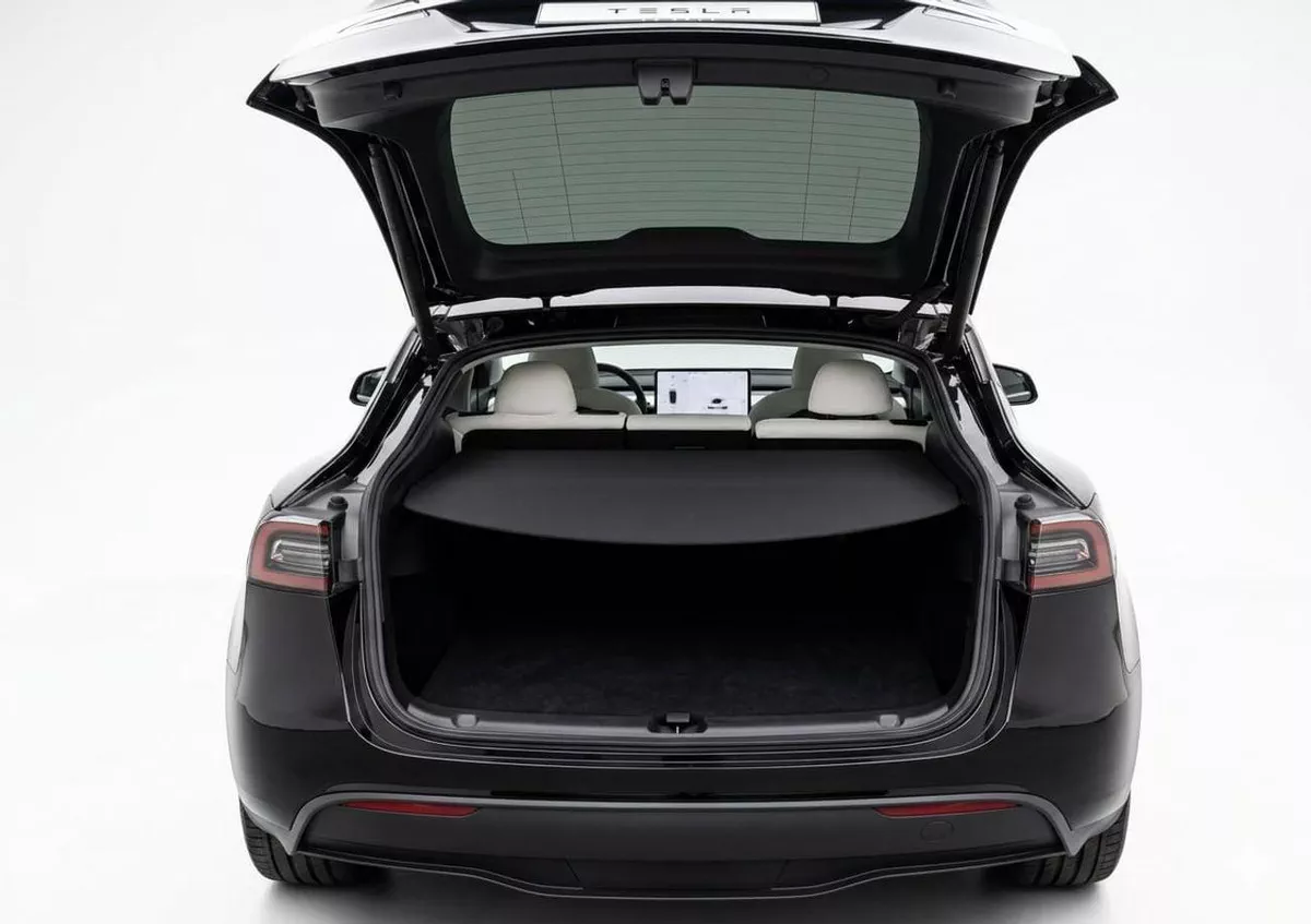 Tesla Model Y LONG RANGE AWD GCC SPECIFICATION -TESLA CENTRE DUBAI-16-0