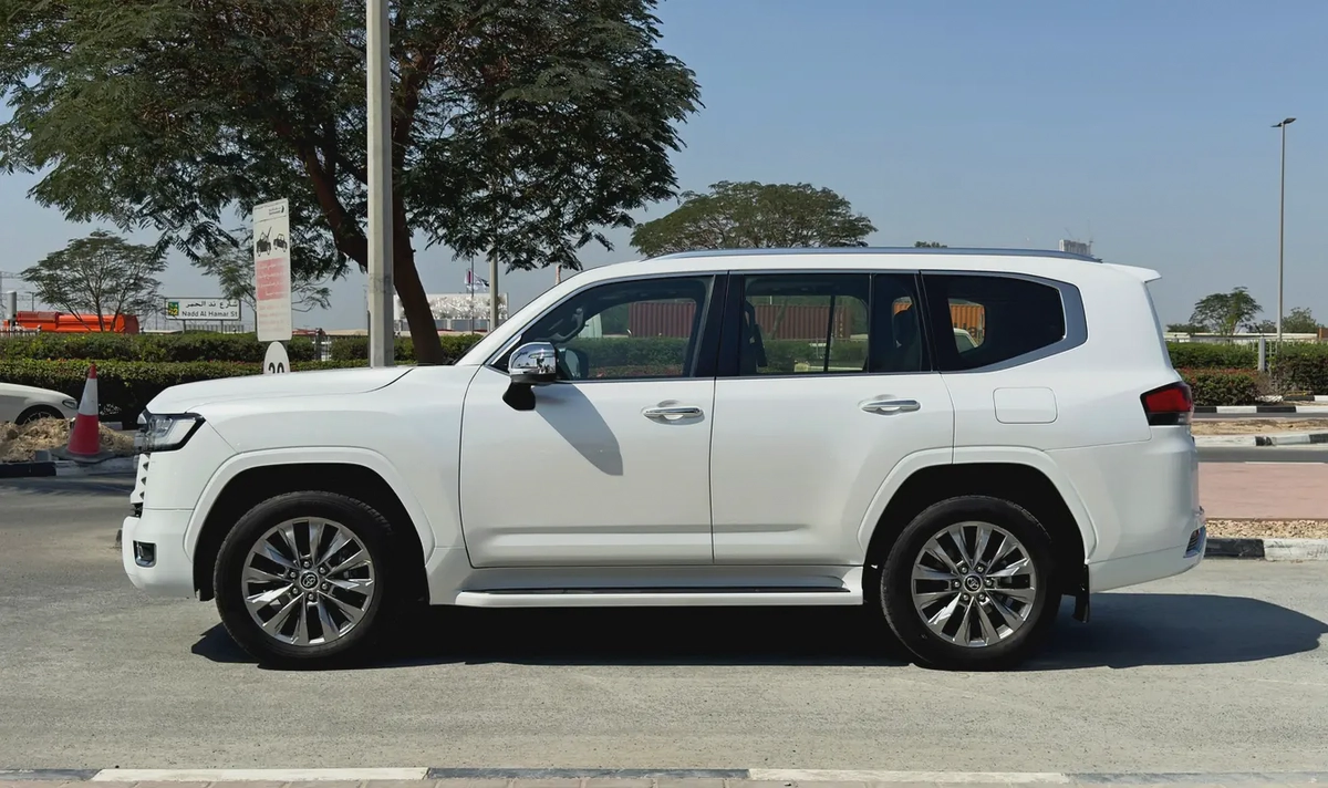 2022 Toyota Land Cruiser VXR 3.5 Twin Turbo, GCC Specifications-3-3