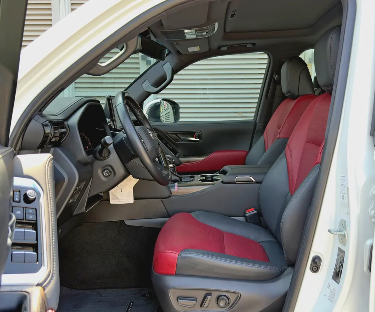 2022 Toyota Land Cruiser VXR 3.5 Twin Turbo, GCC Specifications-8-8