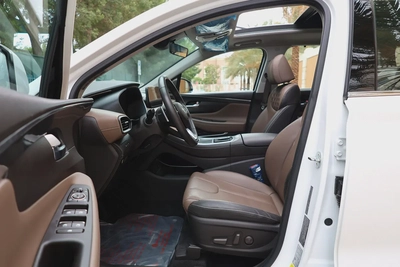 SANTA FE 2.5L ( COMFORT PLUS ) - GCC SPECS - UNDER WARRANTY UNTIL OCT 2028 - ACCIDENT FREE --10