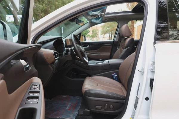 SANTA FE 2.5L ( COMFORT PLUS ) - GCC SPECS - UNDER WARRANTY UNTIL OCT 2028 - ACCIDENT FREE -