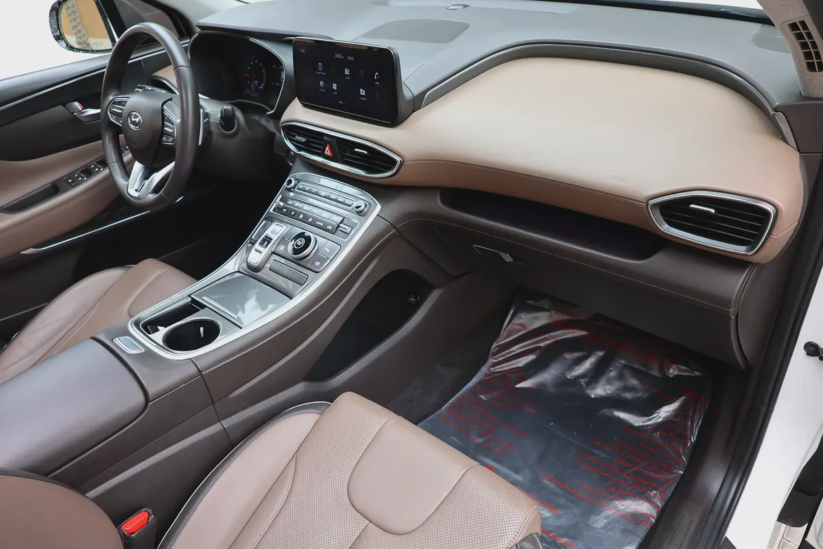 SANTA FE 2.5L ( COMFORT PLUS ) - GCC SPECS - UNDER WARRANTY UNTIL OCT 2028 - ACCIDENT FREE --15-15