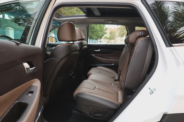 SANTA FE 2.5L ( COMFORT PLUS ) - GCC SPECS - UNDER WARRANTY UNTIL OCT 2028 - ACCIDENT FREE -