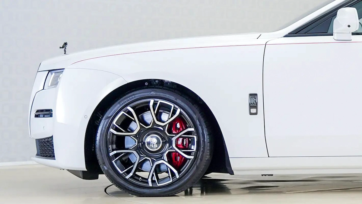 Rolls-Royce Ghost Black Badge-3-3