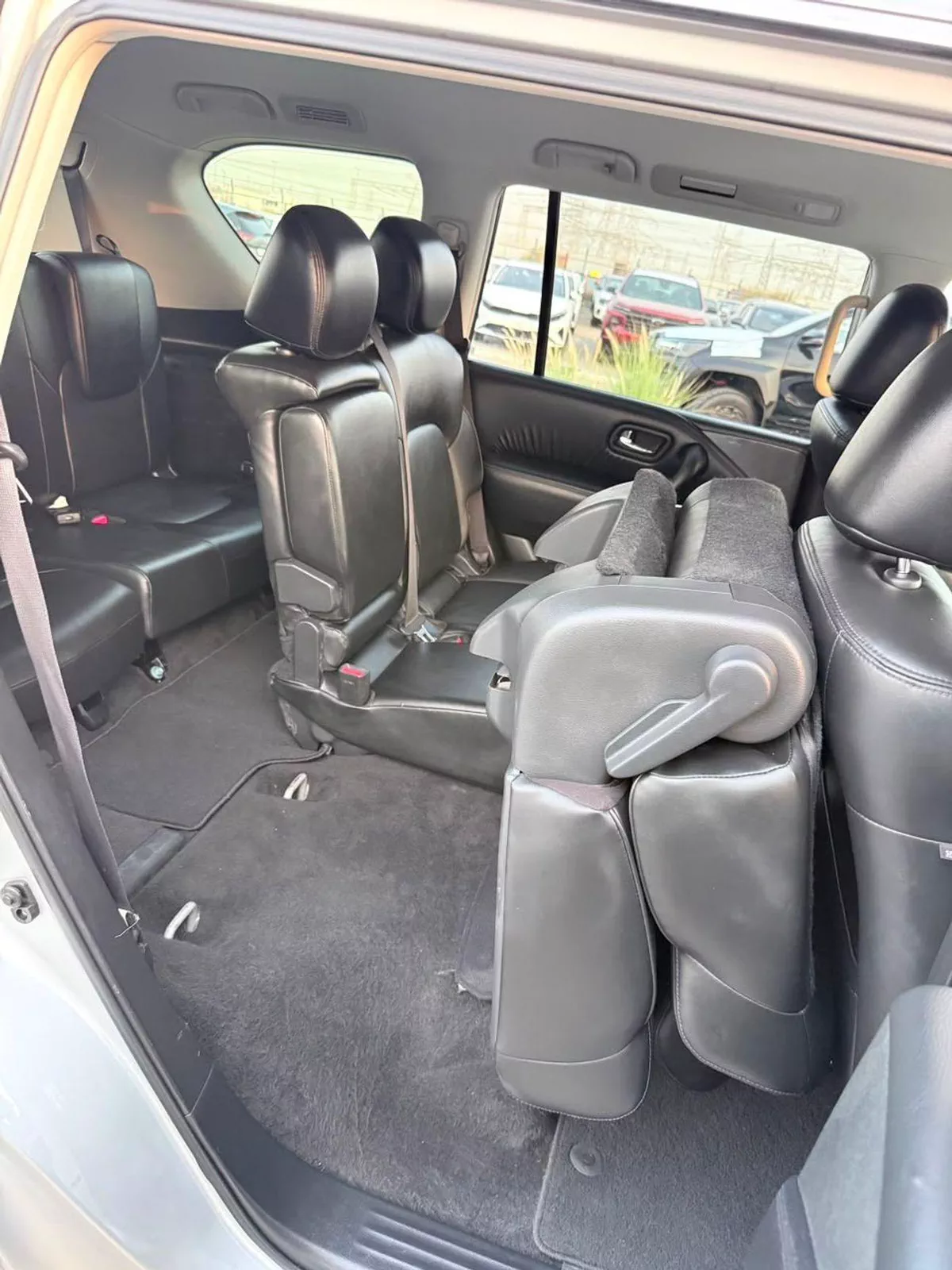 Nissan Armada SL-12-0