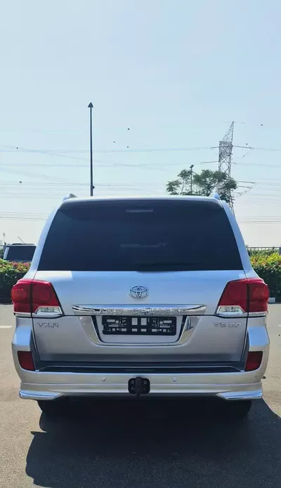 TOYOTA LANDCRUSIER VXR 5.7 L 2014 GCC-7