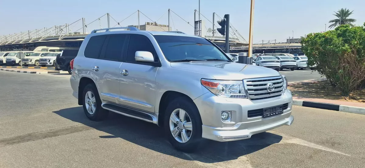 TOYOTA LANDCRUSIER VXR 5.7 L 2014 GCC