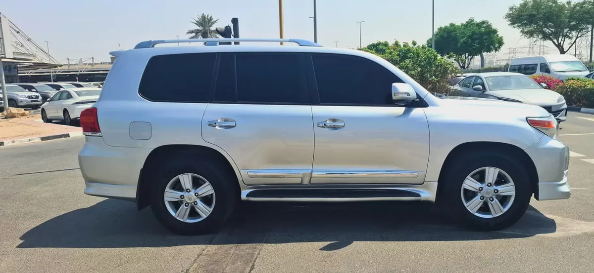 TOYOTA LANDCRUSIER VXR 5.7 L 2014 GCC-3-3