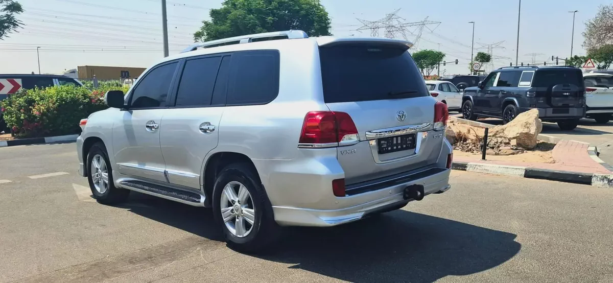 TOYOTA LANDCRUSIER VXR 5.7 L 2014 GCC-6-6