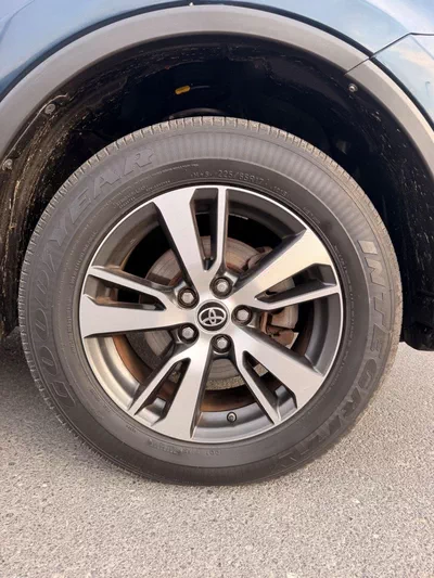 Toyota RAV4 XLE 2.5L / Sunroof, 4WD Full option-11