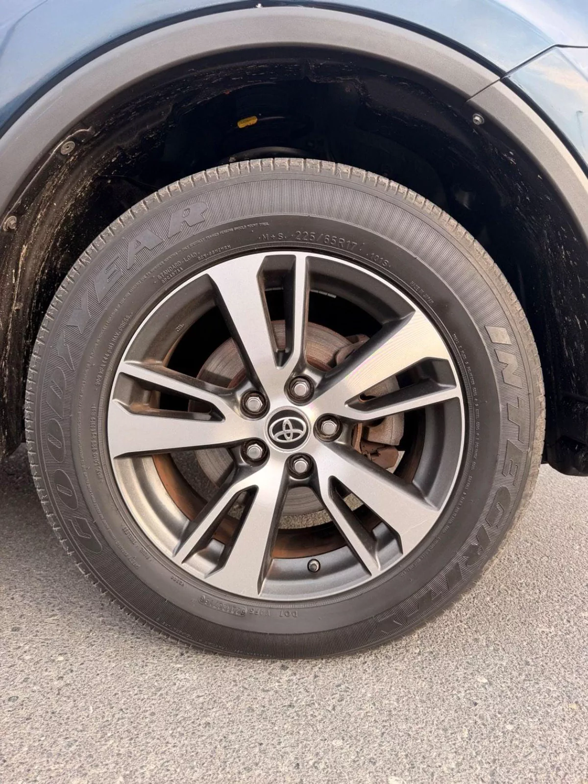 Toyota RAV4 XLE 2.5L / Sunroof, 4WD Full option-11-0