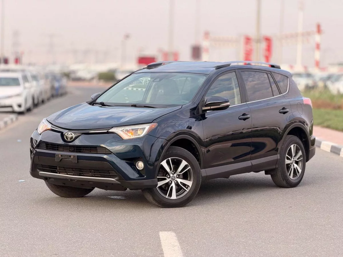Toyota RAV4 XLE 2.5L / Sunroof, 4WD Full option-12-0