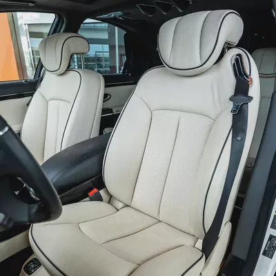 Maybach 57 S - 2009 - GCC Specs - 11,000KM-IMMCULATE CONDITION-5