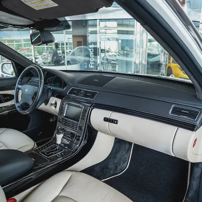 Maybach 57 S - 2009 - GCC Specs - 11,000KM-IMMCULATE CONDITION-8