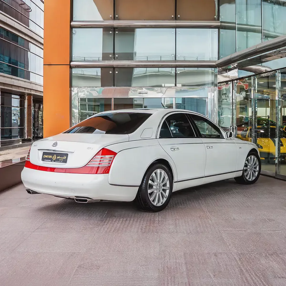 Maybach 57 S - 2009 - GCC Specs - 11,000KM-IMMCULATE CONDITION-1-1
