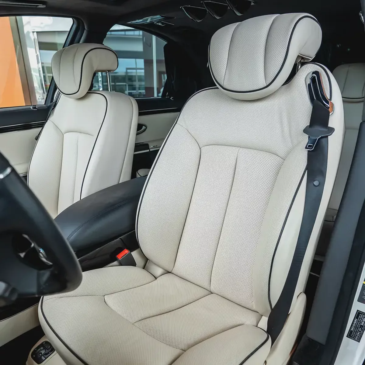Maybach 57 S - 2009 - GCC Specs - 11,000KM-IMMCULATE CONDITION-5-5