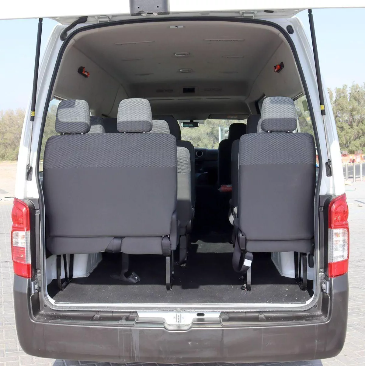 Nissan Urvan STANDARD Nissan Urvan | 2.5 L | 2023 | GCC | Accident-Free | In Excellent Condition | 1428 P.M-10-0