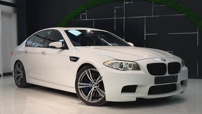 BMW M5 Competition 2013 GCC Specs - Pristine Condition-3