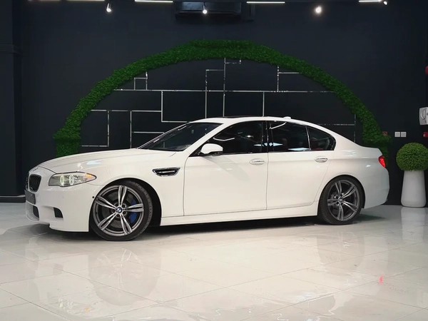 BMW M5 Competition 2013 GCC Specs - Pristine Condition
