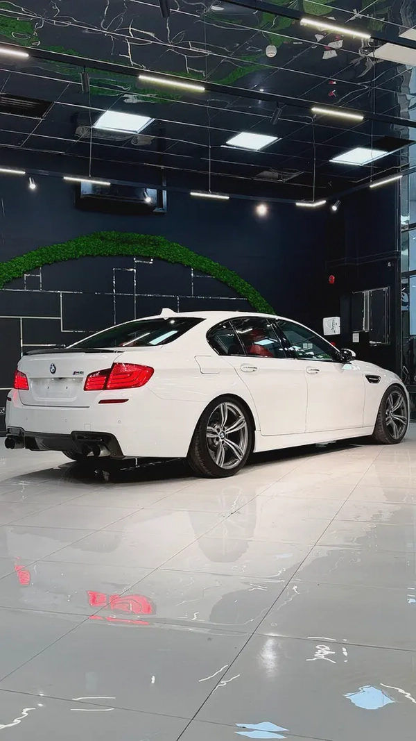 BMW M5 Competition 2013 GCC Specs - Pristine Condition