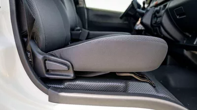 Toyota Hiace DLS - STANDARD ROOF DLS - STD ROOF TOYOTA HIACE STD 2.5D MT 15 SEATER MY2024 – WHITE-15