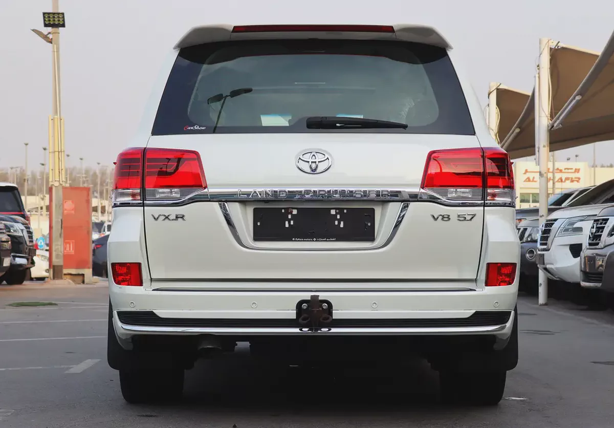 Toyota Land Cruiser VXR 2019 5.7-4-4