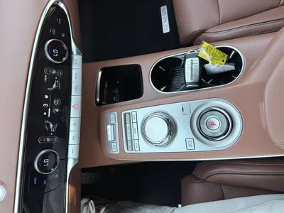 Genesis GV70 PLATINUM Premium 2.5L panoramic, 360 cameras-9