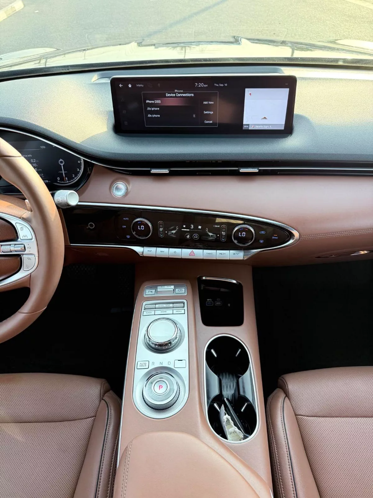 Genesis GV70 PLATINUM Premium 2.5L panoramic, 360 cameras-7-0