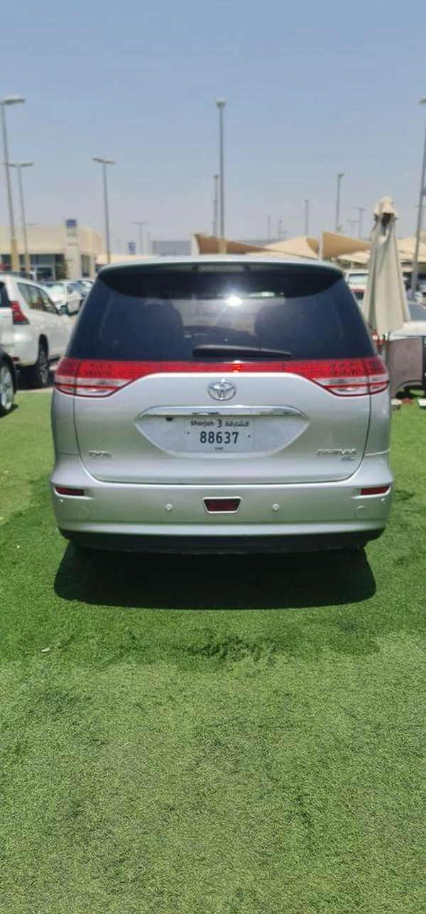Used Toyota Previa 2.4L SE 2007