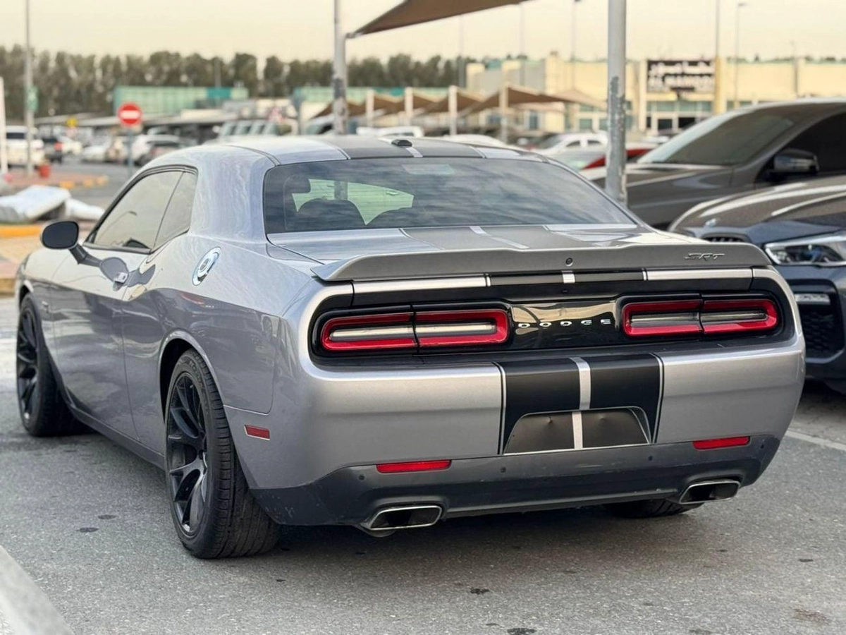 Dodge Challenger SRT8 SRT 6.4L-1-0