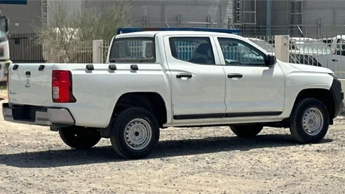Mitsubishi L200 GL Mitsubishi L200 2.4L MT DIESEL 2025-1-0