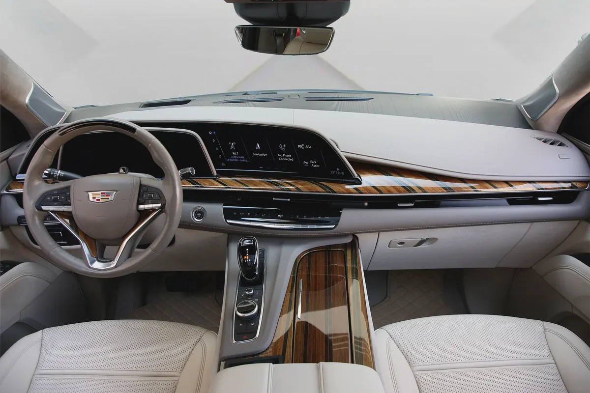 CADILLAC ESCALADE - ESV 4WD - PREMIUM LUXURY  - 2023 - FULLY LOADED - AMZING CONDITION-11-11