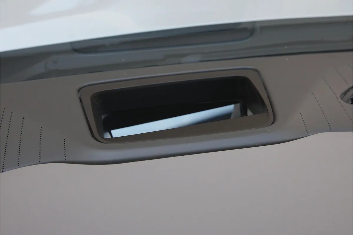 CADILLAC ESCALADE - ESV 4WD - PREMIUM LUXURY  - 2023 - FULLY LOADED - AMZING CONDITION-13-13