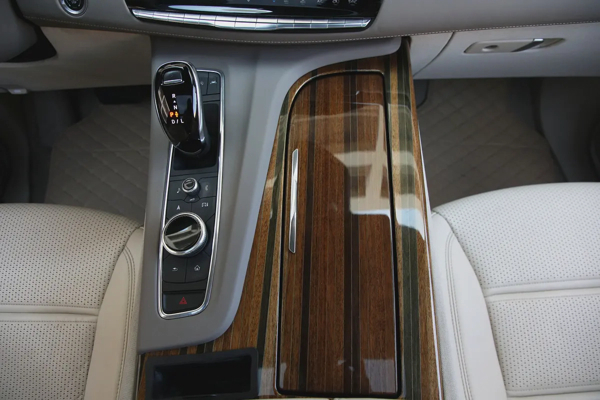 CADILLAC ESCALADE - ESV 4WD - PREMIUM LUXURY  - 2023 - FULLY LOADED - AMZING CONDITION-15-15