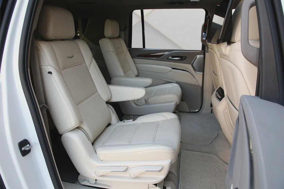 CADILLAC ESCALADE - ESV 4WD - PREMIUM LUXURY  - 2023 - FULLY LOADED - AMZING CONDITION-16-16
