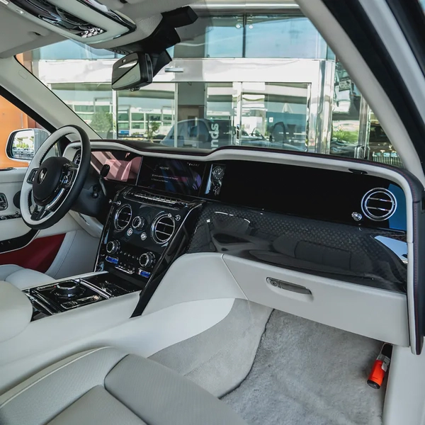 2025  ROLLS ROYCE CULLINAN BLACK BADGE ( BRAND NEW )