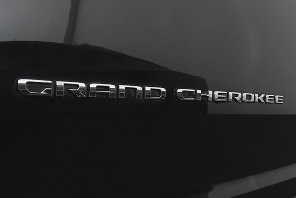 2,853 AED / 60 months | 0% DP | 2023 Jeep Grand Cherokee Limited + /  Jeep Warranty