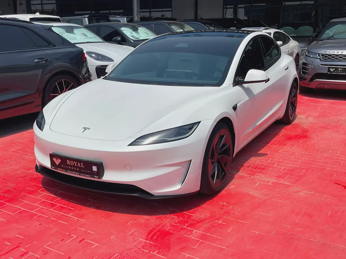 3,622 P.M | 0% Down-Payment | Tesla Warranty | Mint Condition