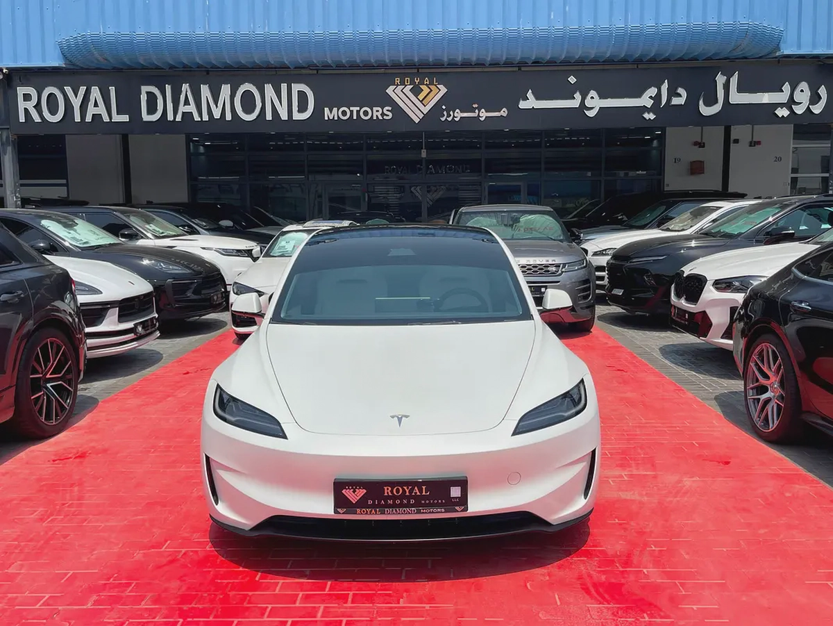 3,622 P.M | 0% Down-Payment | Tesla Warranty | Mint Condition